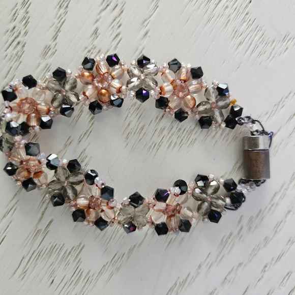 Handmade Beaded Bracelet - Picture 3 of 4